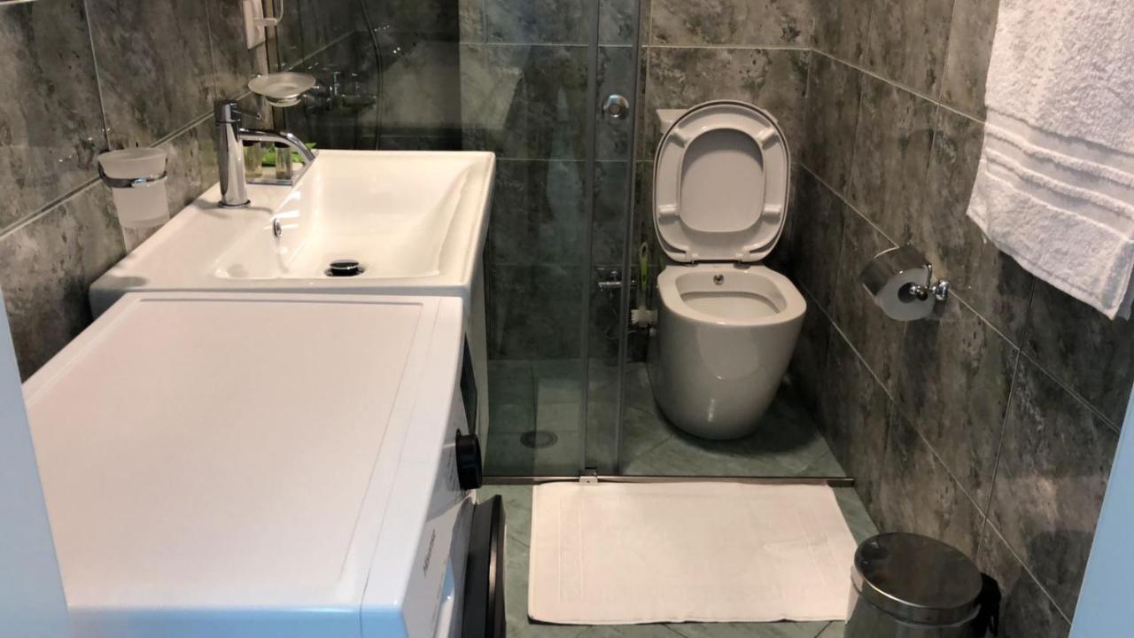 Comfort Apartment In City Center 地拉那 外观 照片